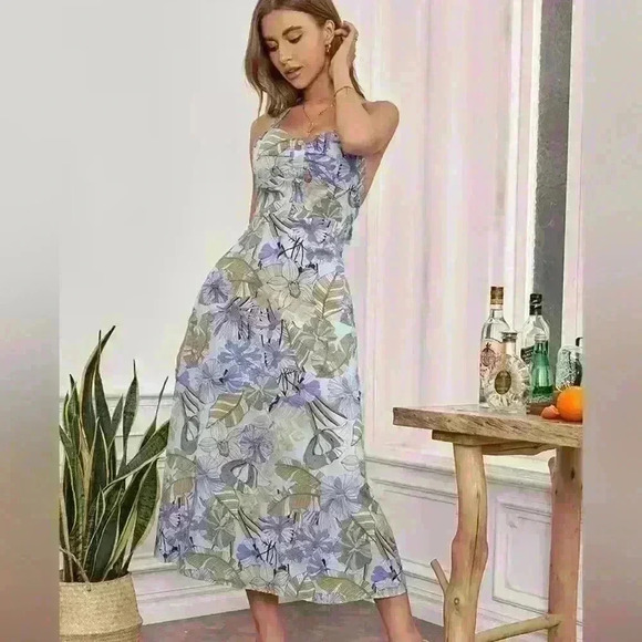 Cupshe Miramar Floral Halter Neck Midi Dress NWT Size M 💜 - Picture 1 of 8